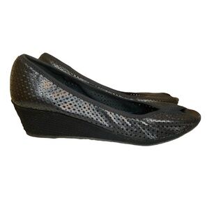 Sesto Meucci Black Perforated Italian Nappa Leather Wedge Pumps Women’s Size 7